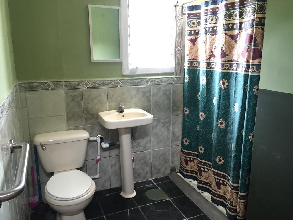 הוסטל מונטה ורדה Mi Casa Tica חדר תמונה